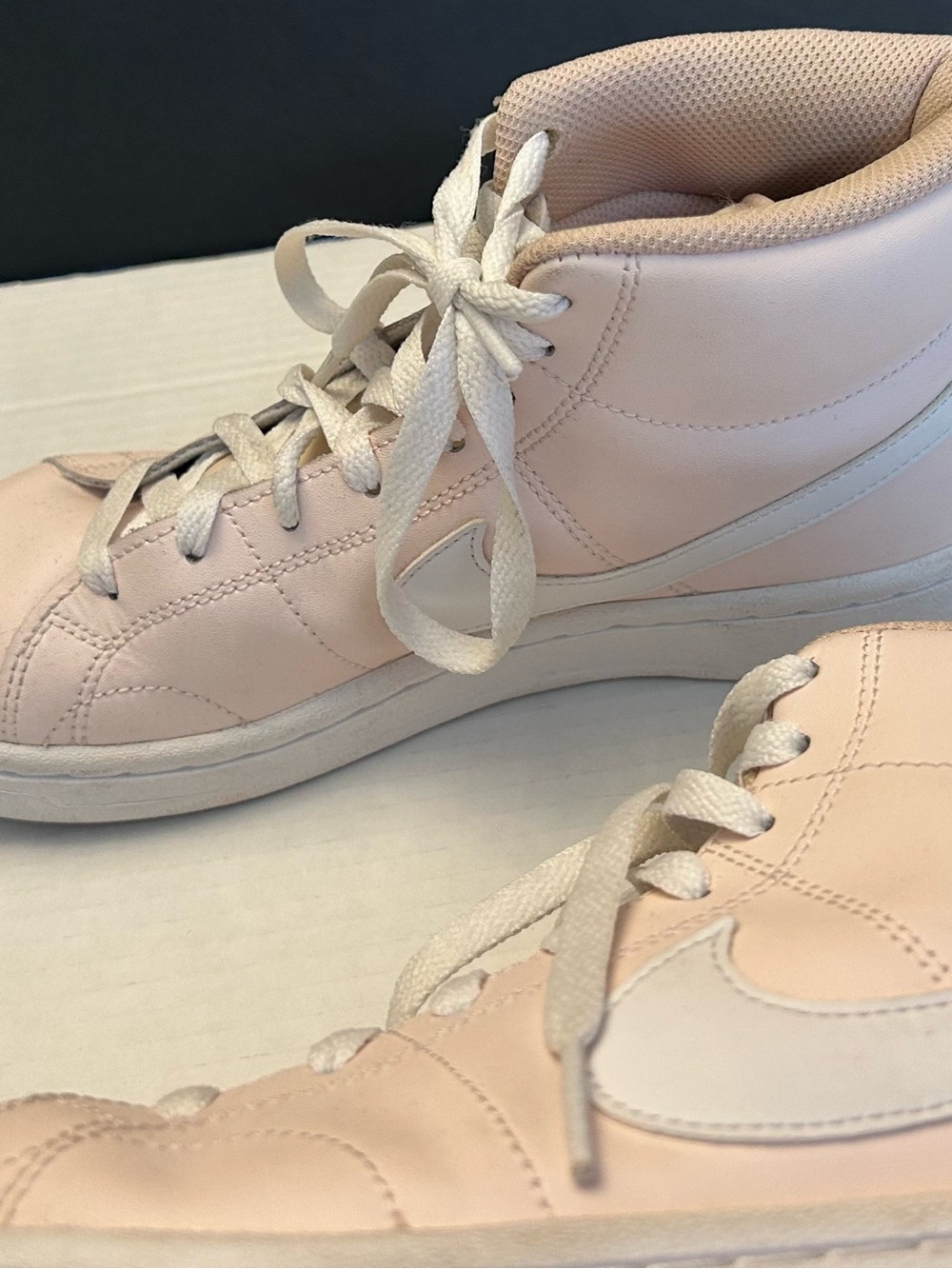 Nike Women’s Nike Blazer Mid brand new size 8 color rose pink and white